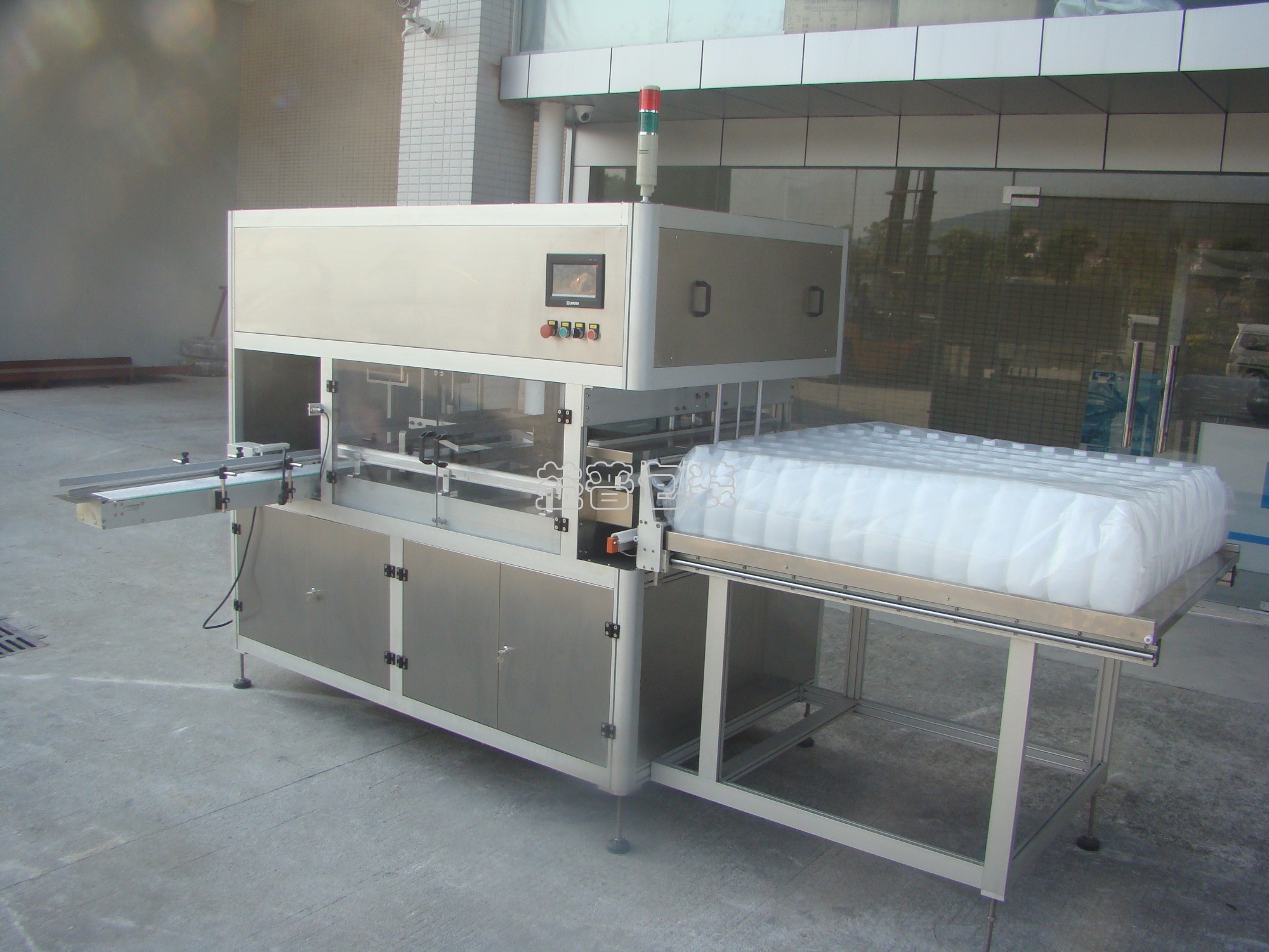 Semi-Auto Bottle Bagging Machine